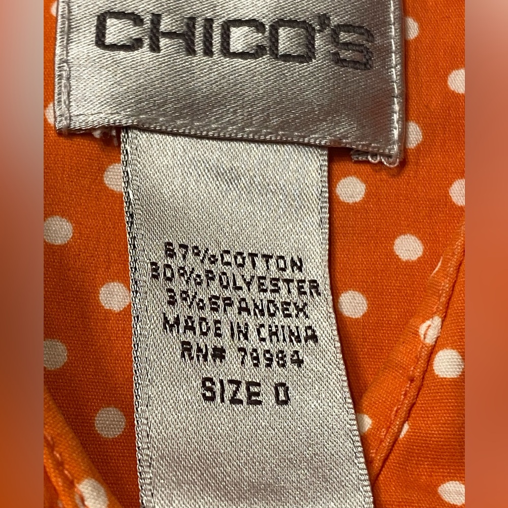 Chico's Orange Polka Dot women’s fitted button-down blouse.  Size‎ 0.  (4-6) - Picture 6 of 11